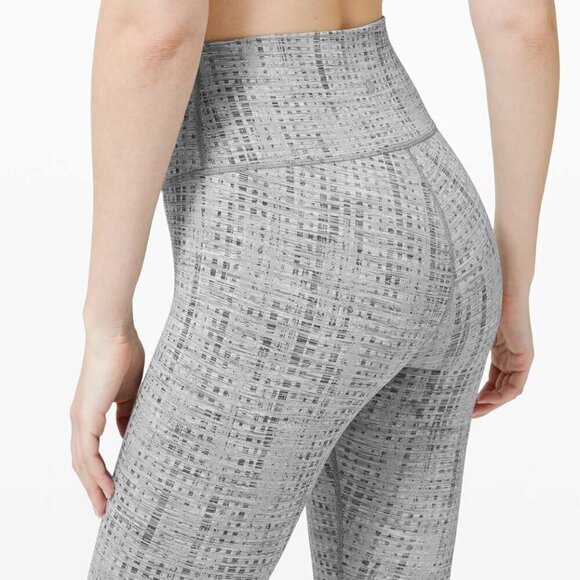 Lululemon Wunder Under High-Rise Tight 25" *Luxtreme Size 6 - Picture 4 of 11